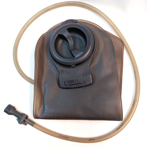 Camelbak Classic Hydration Pack Black with Omega Reservoir 100oz 3L - Picture 3 of 3